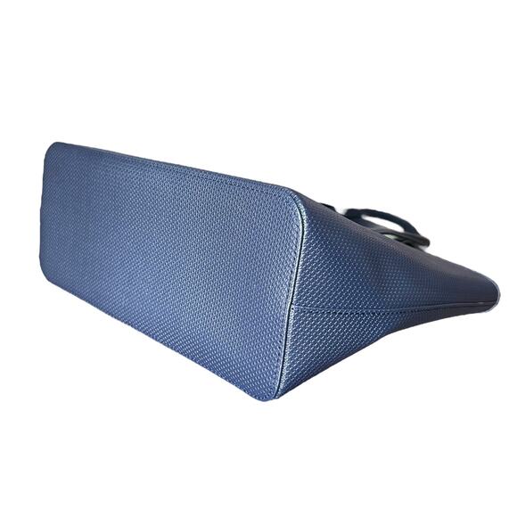 Lacoste Chantago Navy Blue Tote Bag in Piqué Leather - Picture 7 of 13